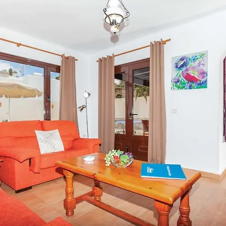 Puerto Del Carmen Sleeps 6 Air Con Wifi Villa