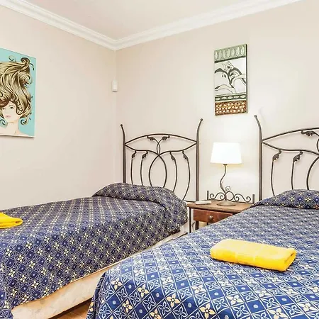 Puerto Del Carmen Sleeps 6 Air Con Wifi Villa Puerto del Carmen (Lanzarote)